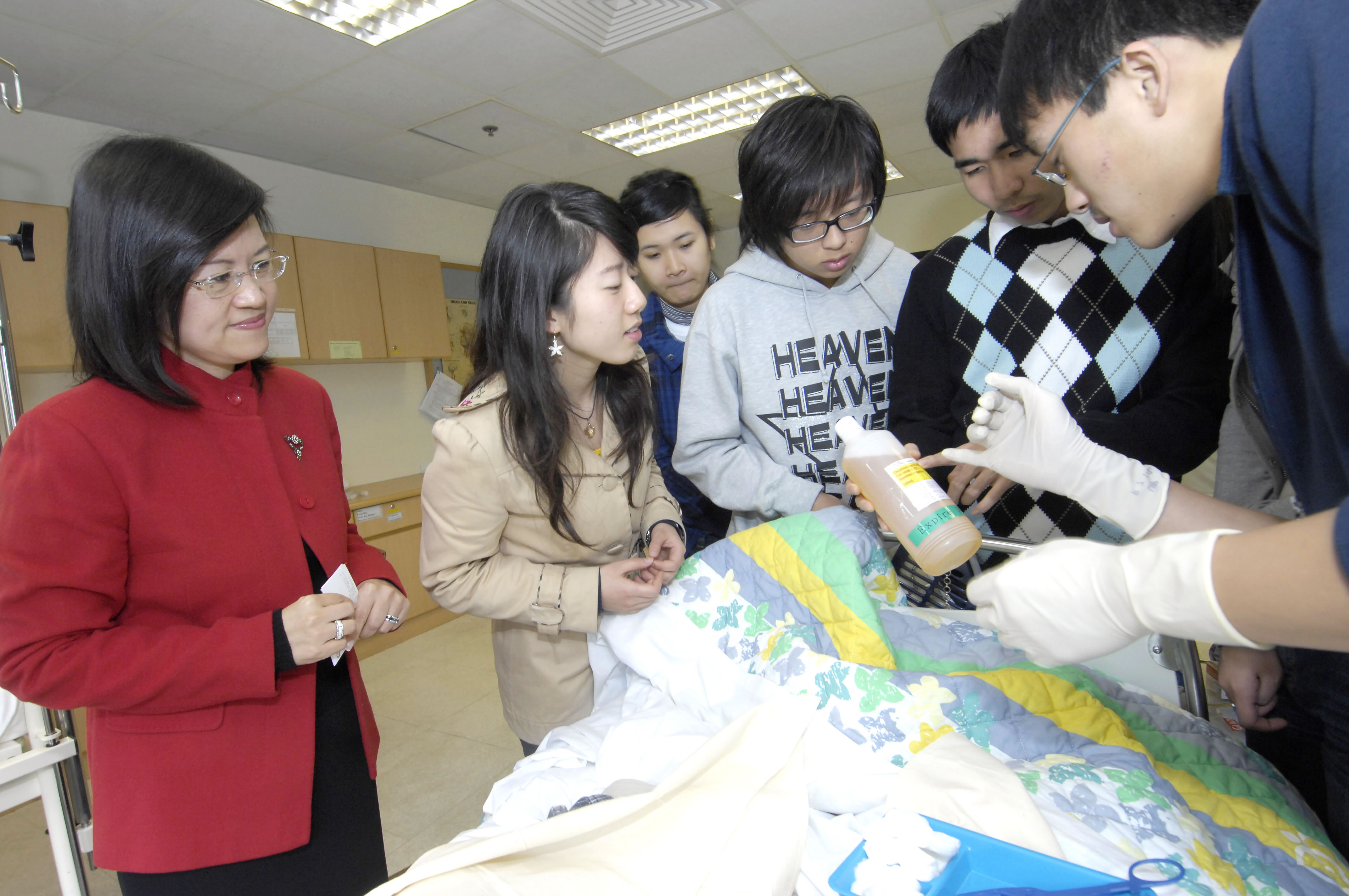 Prof. Diana Lee supervising students of the Nethersole School of ...
