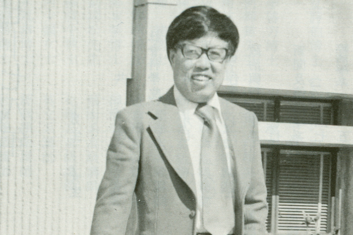 1977年陳之藩教授攝於中大