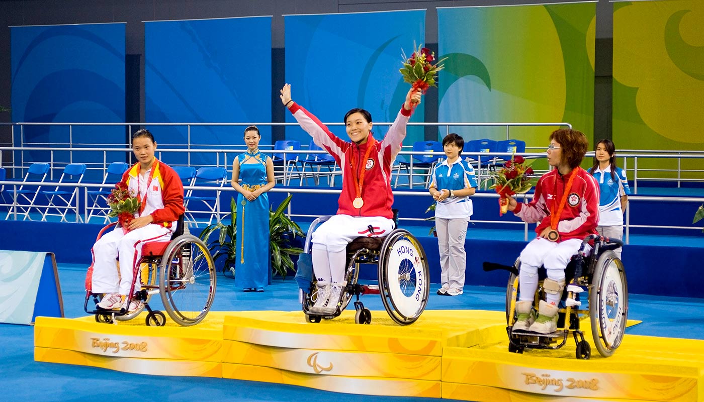余翠怡是香港史上殘奧會累積金牌數目最多的選手。圖為2008年京奧摘金