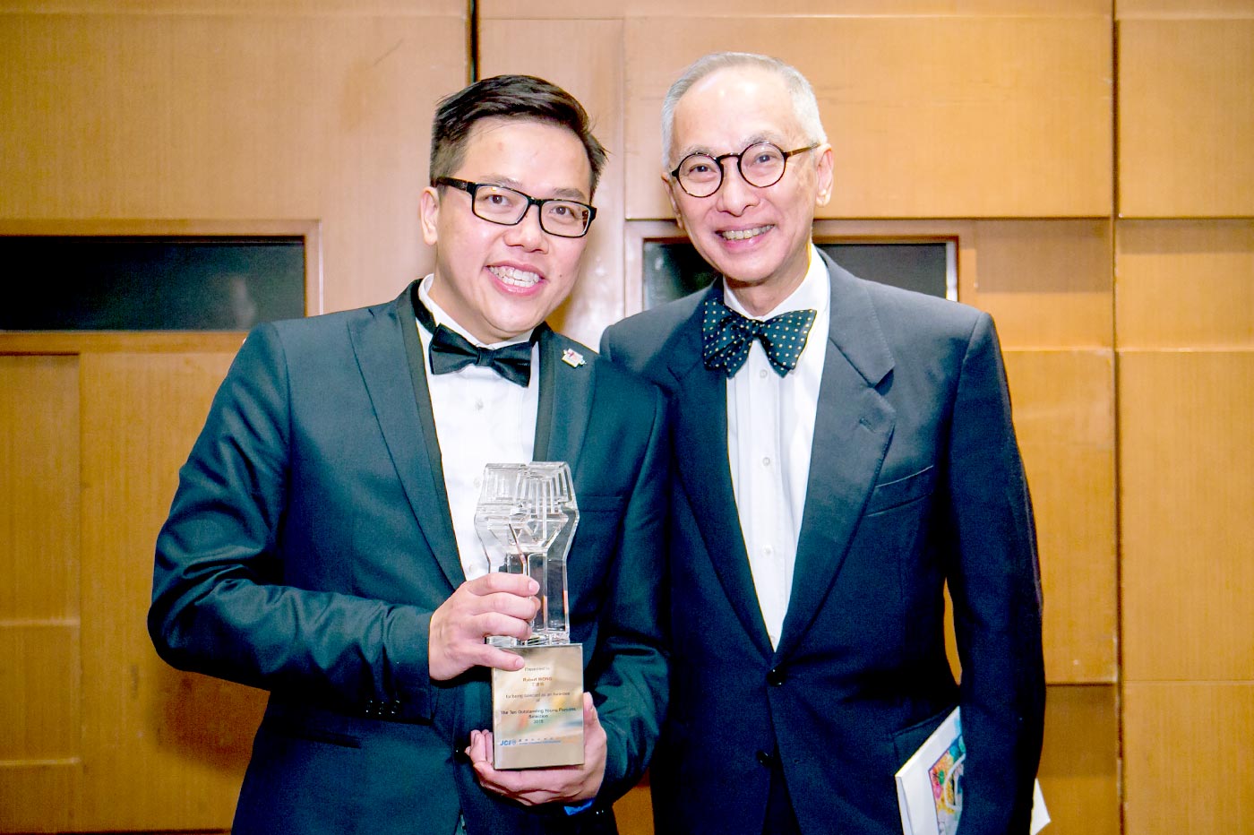 Robert and his mentor Prof. Freeman Chan at the Hong Kong Ten Outstanding Young Persons award ceremony