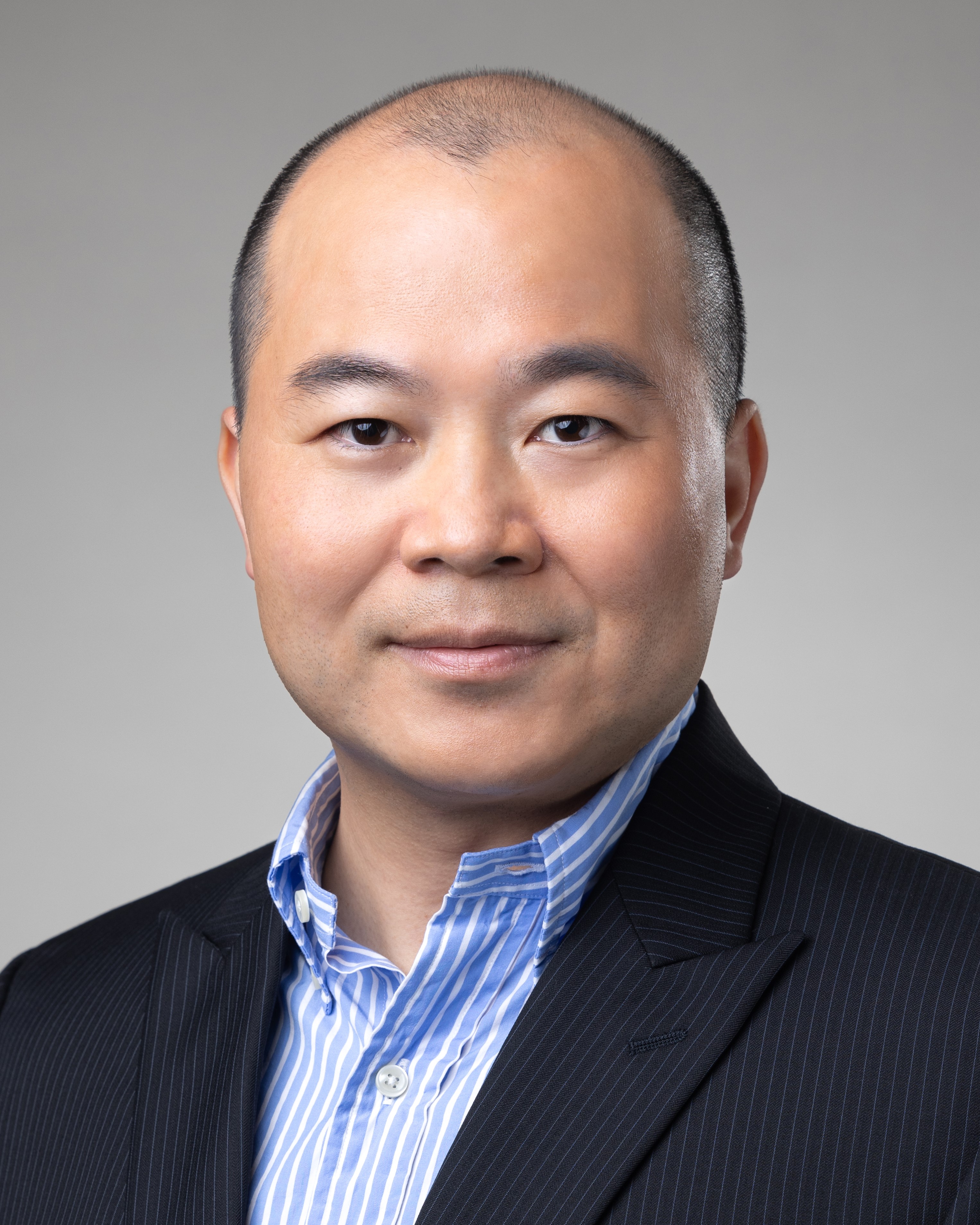 photo of Professor LUO Haiwei